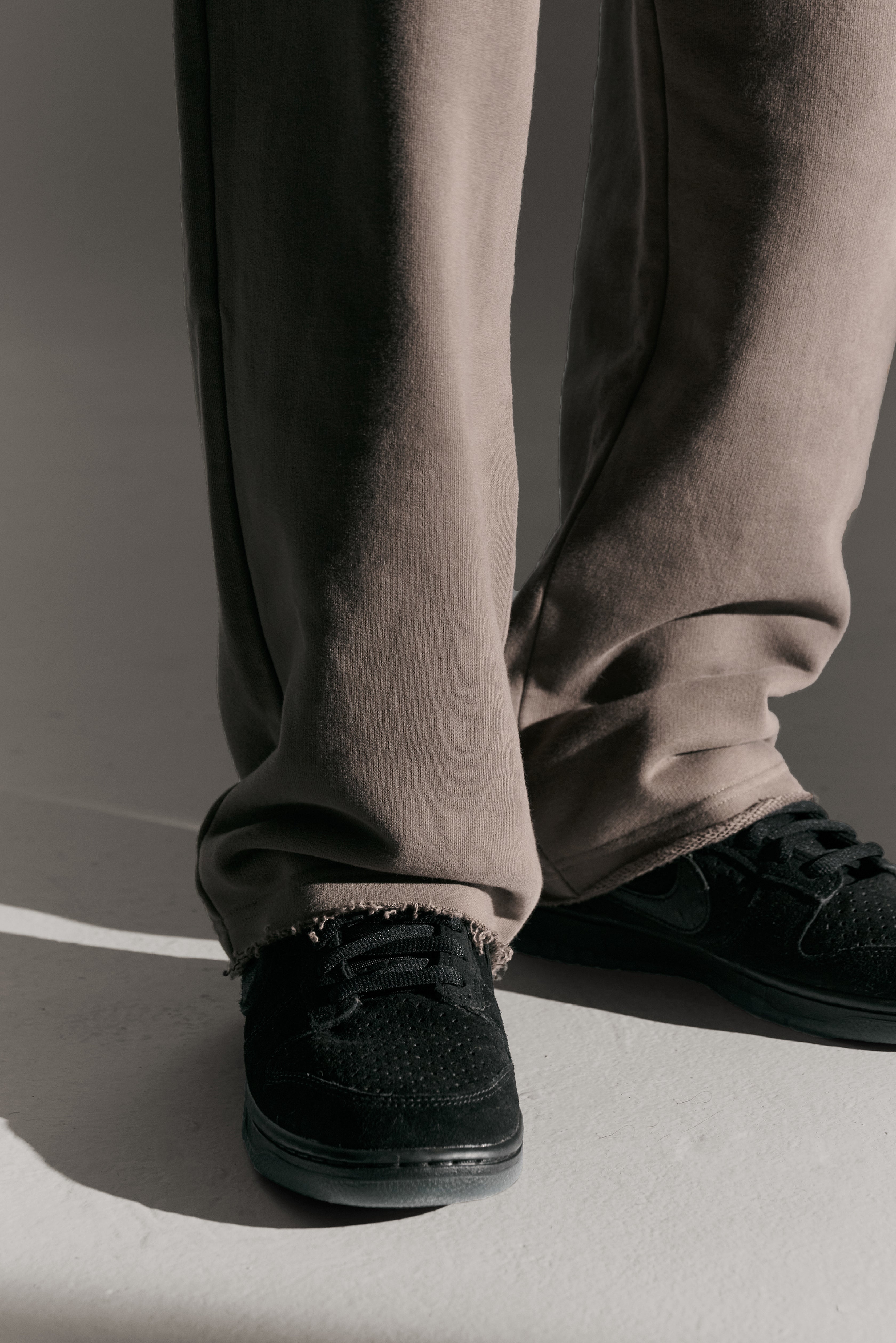 “CAE”WASHED WIDE LEG SWEATPANTS 水洗直筒棉寬褲 - SHARECO DESIGN
