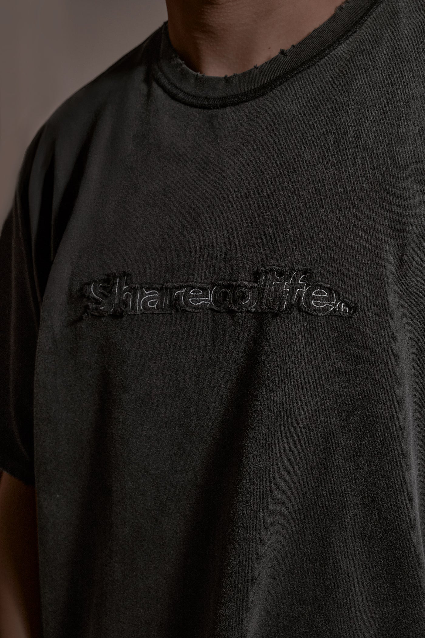 “SHARECOLIFE” DISTRESSED TEE 水洗破壞短 TEE